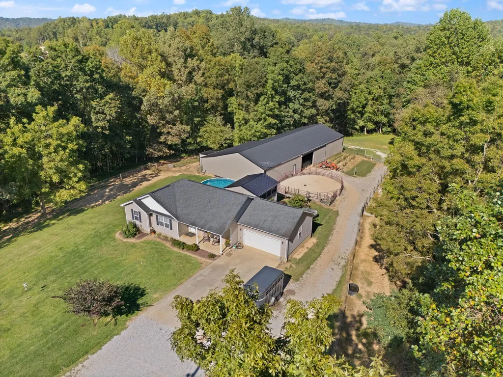 141 Parker Lane Barbourville KY 40906