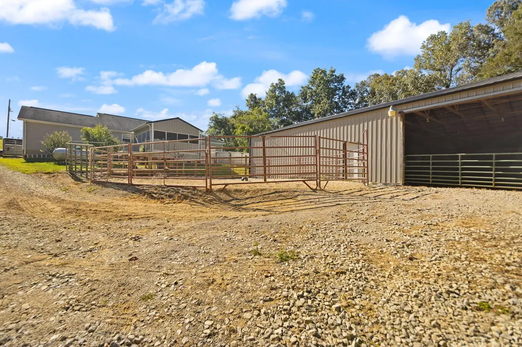 141 Parker Lane Barbourville KY 40906