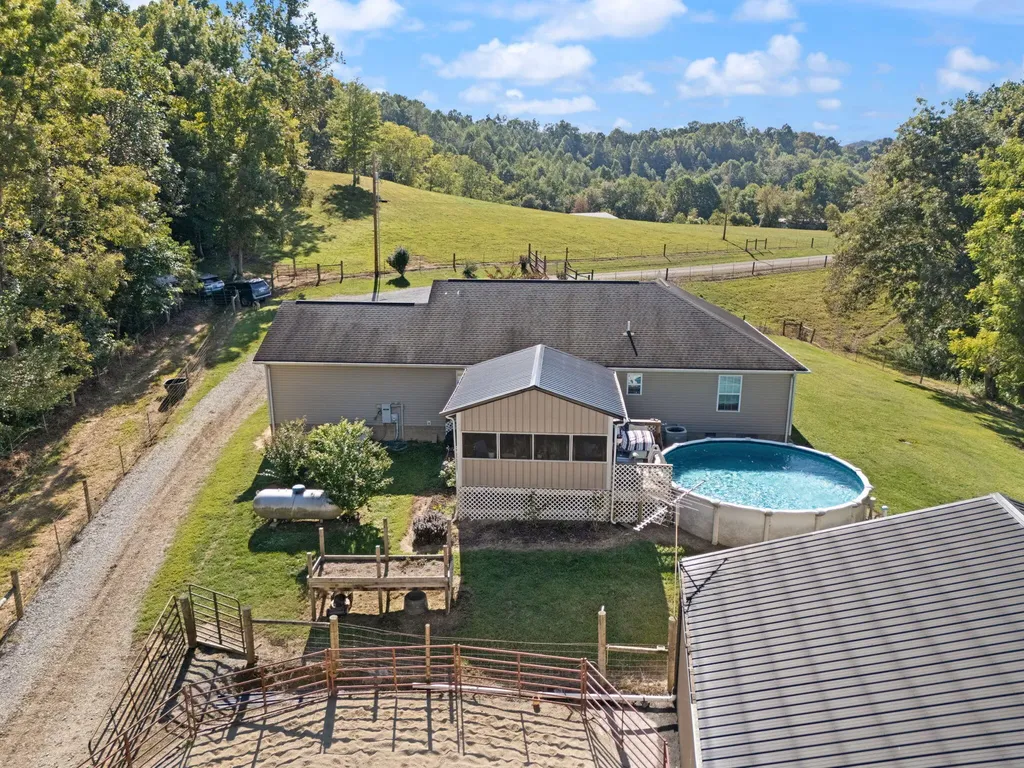 141 Parker Lane Barbourville KY 40906