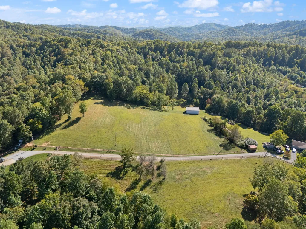 141 Parker Lane Barbourville KY 40906