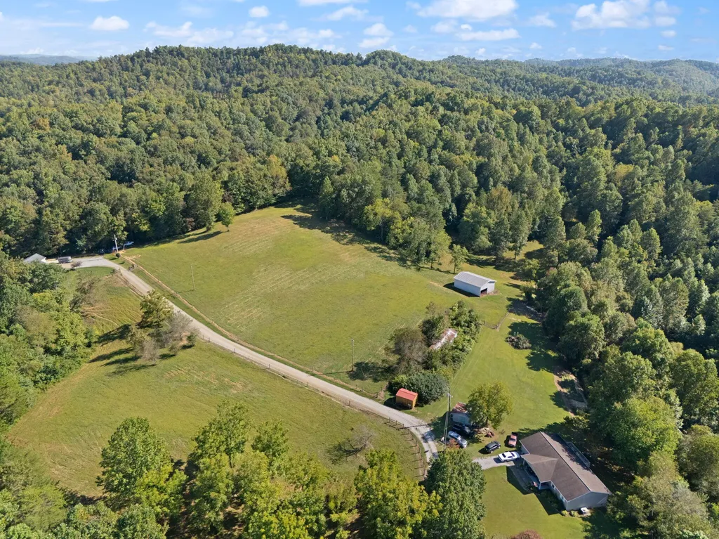 141 Parker Lane Barbourville KY 40906