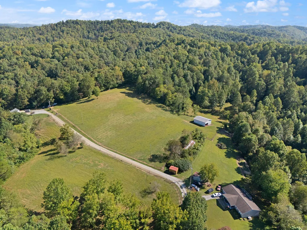 141 Parker Lane Barbourville KY 40906