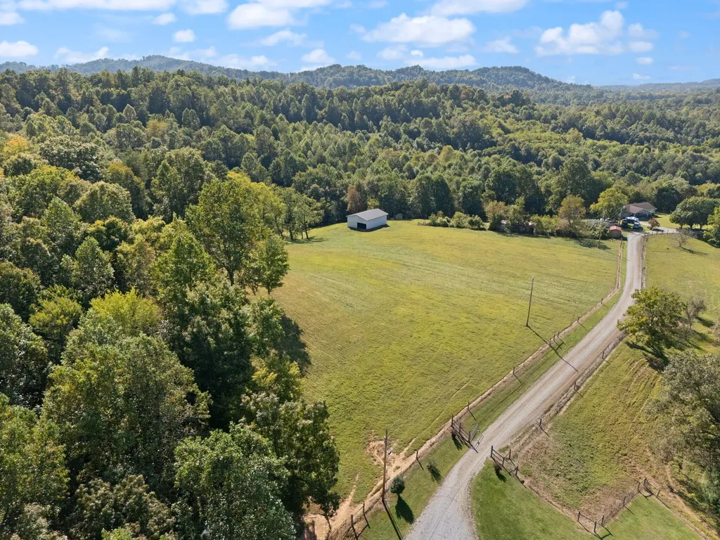 141 Parker Lane Barbourville KY 40906
