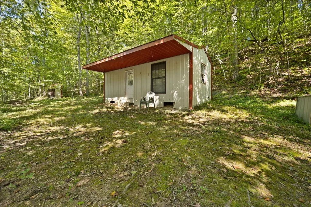 141 Parker Lane Barbourville KY 40906