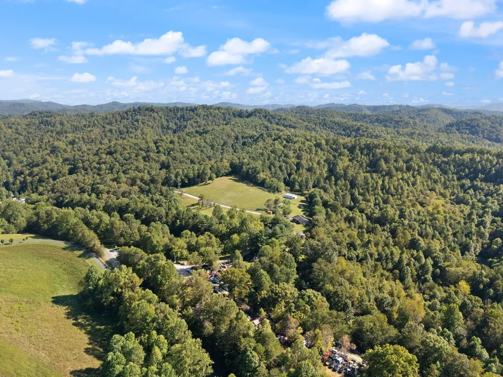 141 Parker Lane Barbourville KY 40906