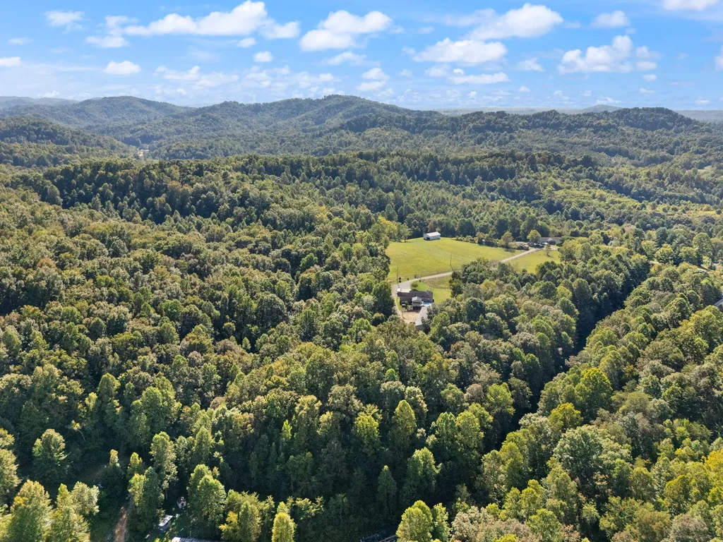 141 Parker Lane Barbourville KY 40906