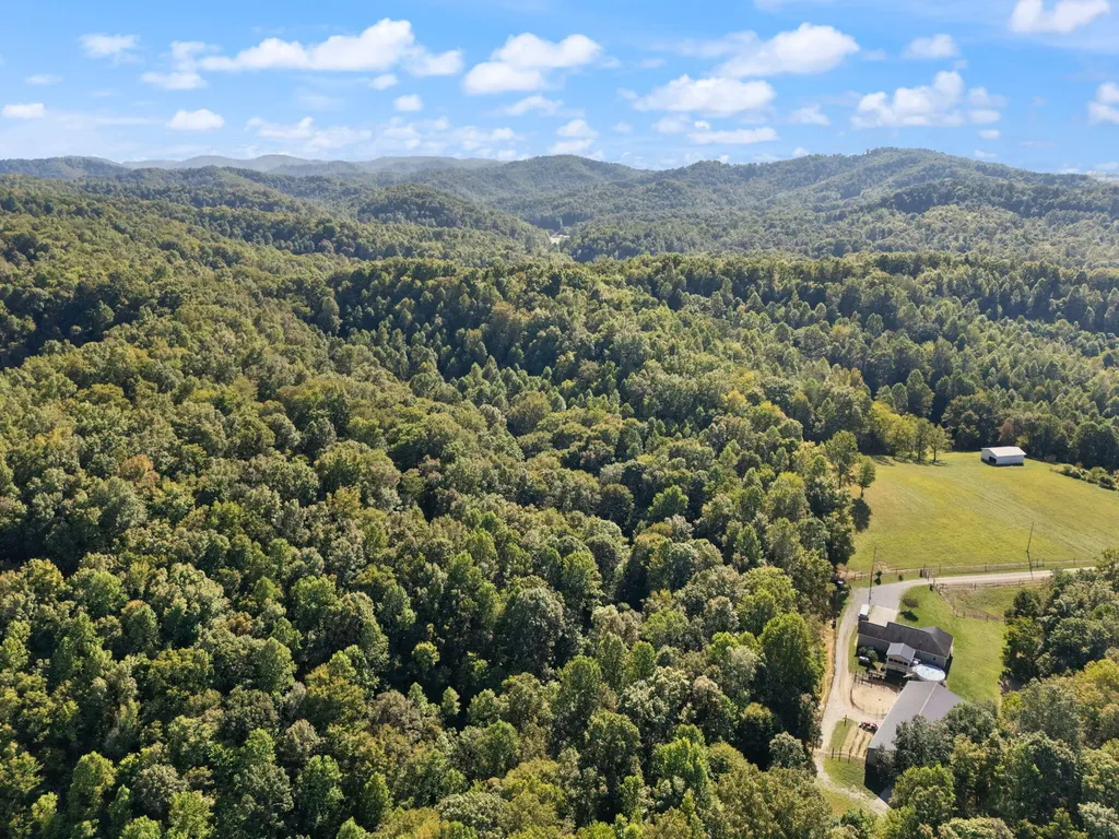 141 Parker Lane Barbourville KY 40906