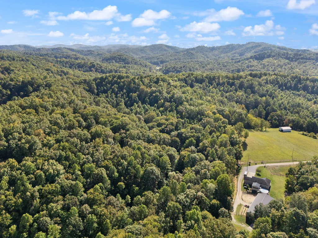 141 Parker Lane Barbourville KY 40906