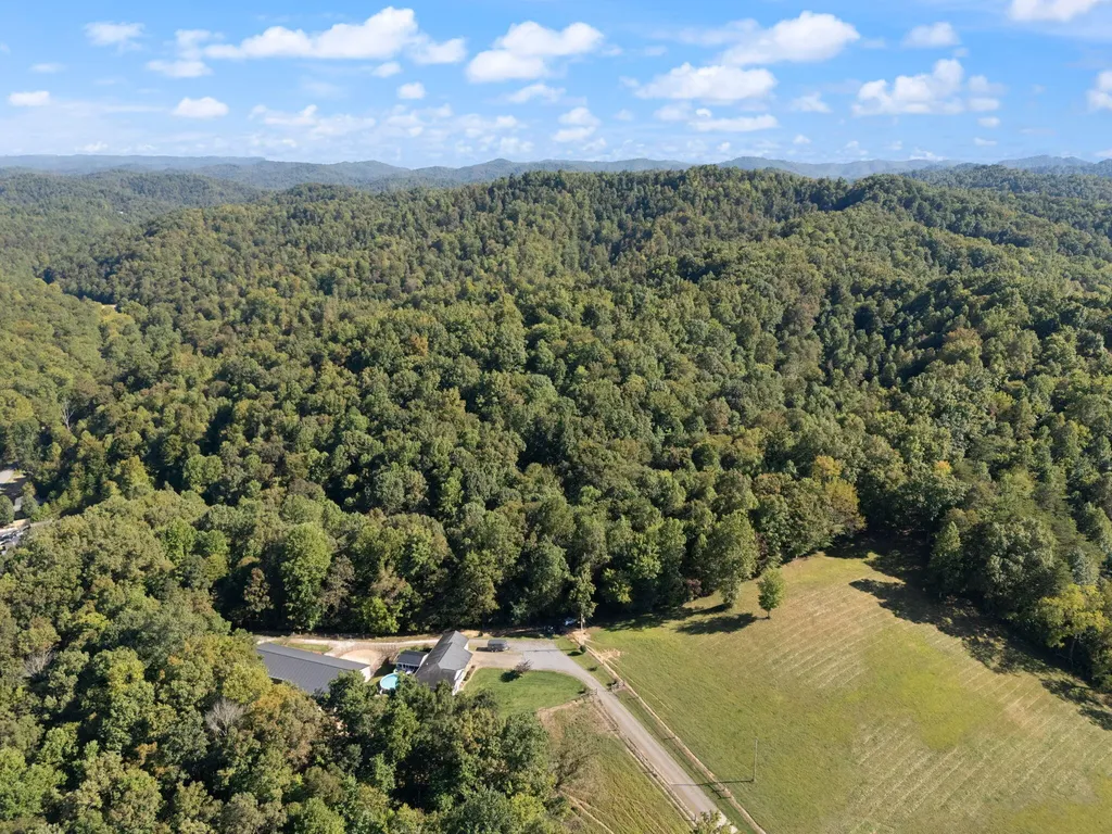 141 Parker Lane Barbourville KY 40906