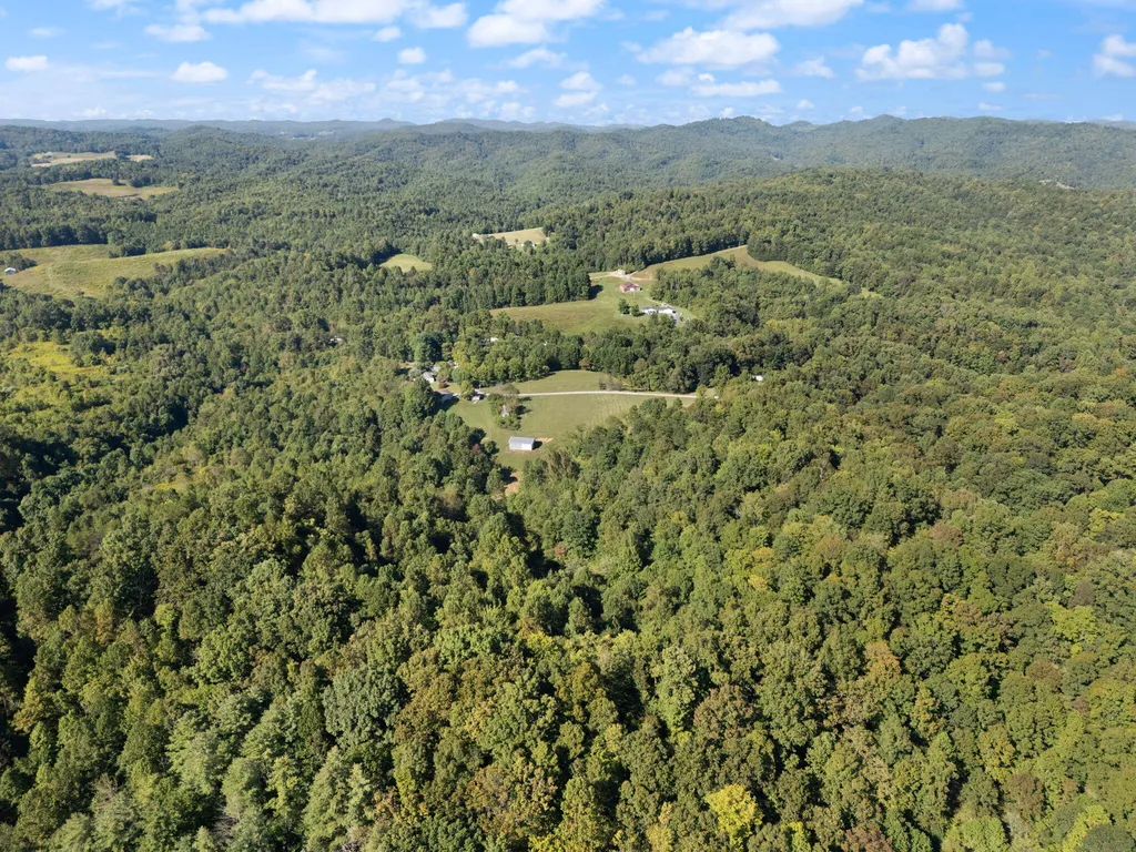 141 Parker Lane Barbourville KY 40906