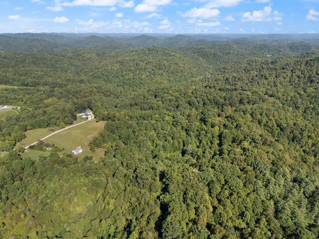 141 Parker Lane Barbourville KY 40906