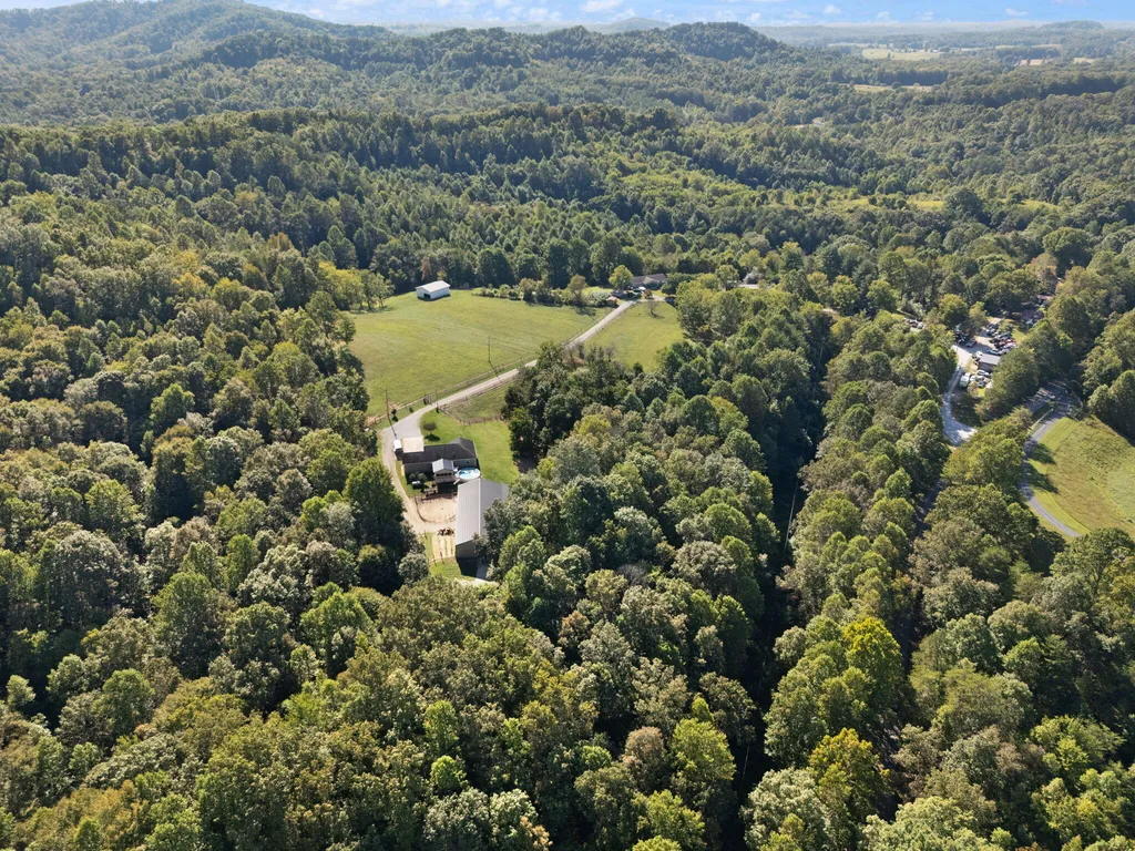141 Parker Lane Barbourville KY 40906