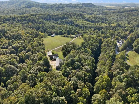141 Parker Lane Barbourville KY 40906