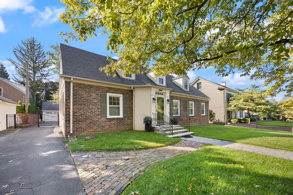 242 Henry Clay Boulevard Lexington KY 40502