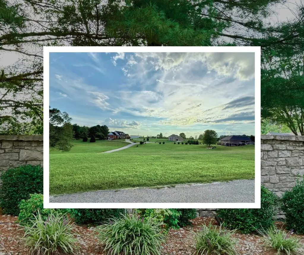 38 W Blackberry Lane Bronston KY 42518