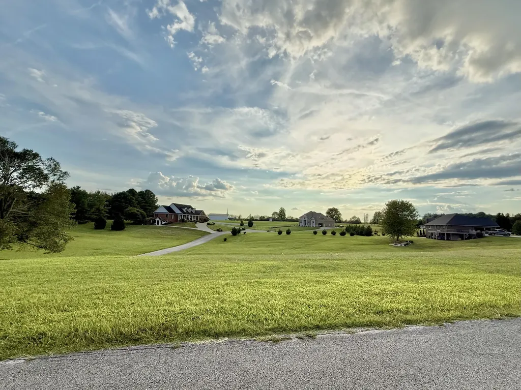 38 W Blackberry Lane Bronston KY 42518