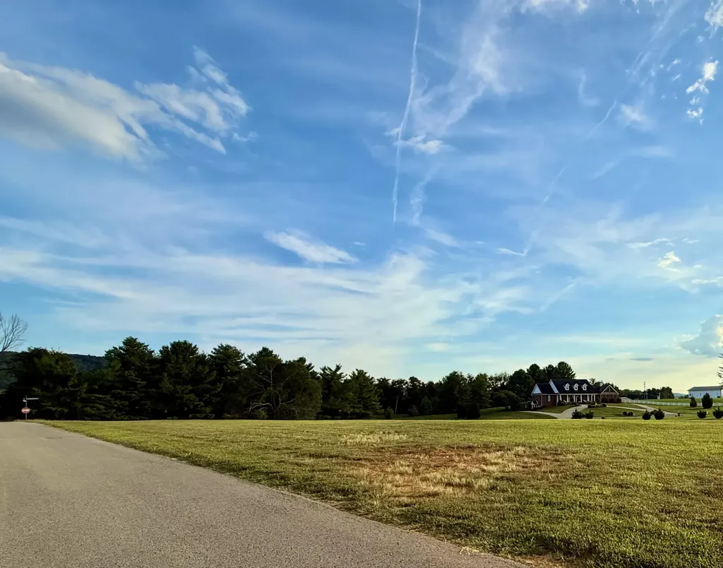38 W Blackberry Lane Bronston KY 42518