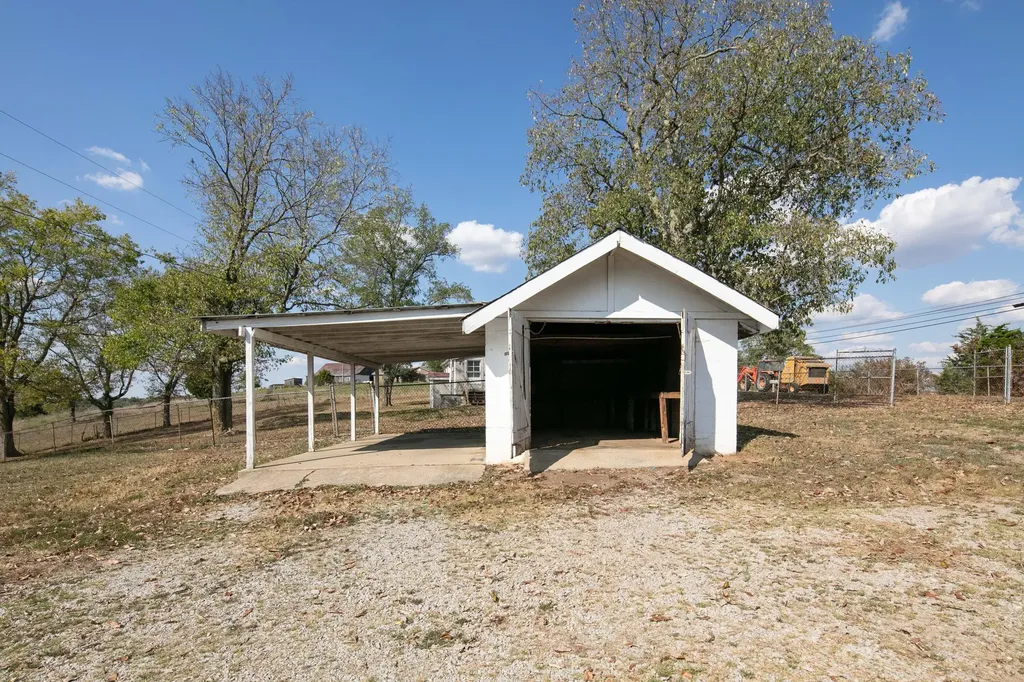 1975 High Bridge Road Wilmore KY 40390