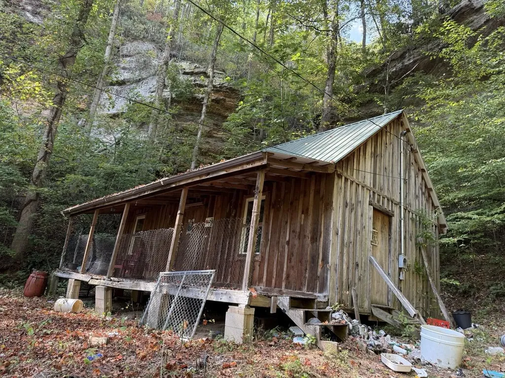 1435 Nada Tunnel Road Stanton KY 40380
