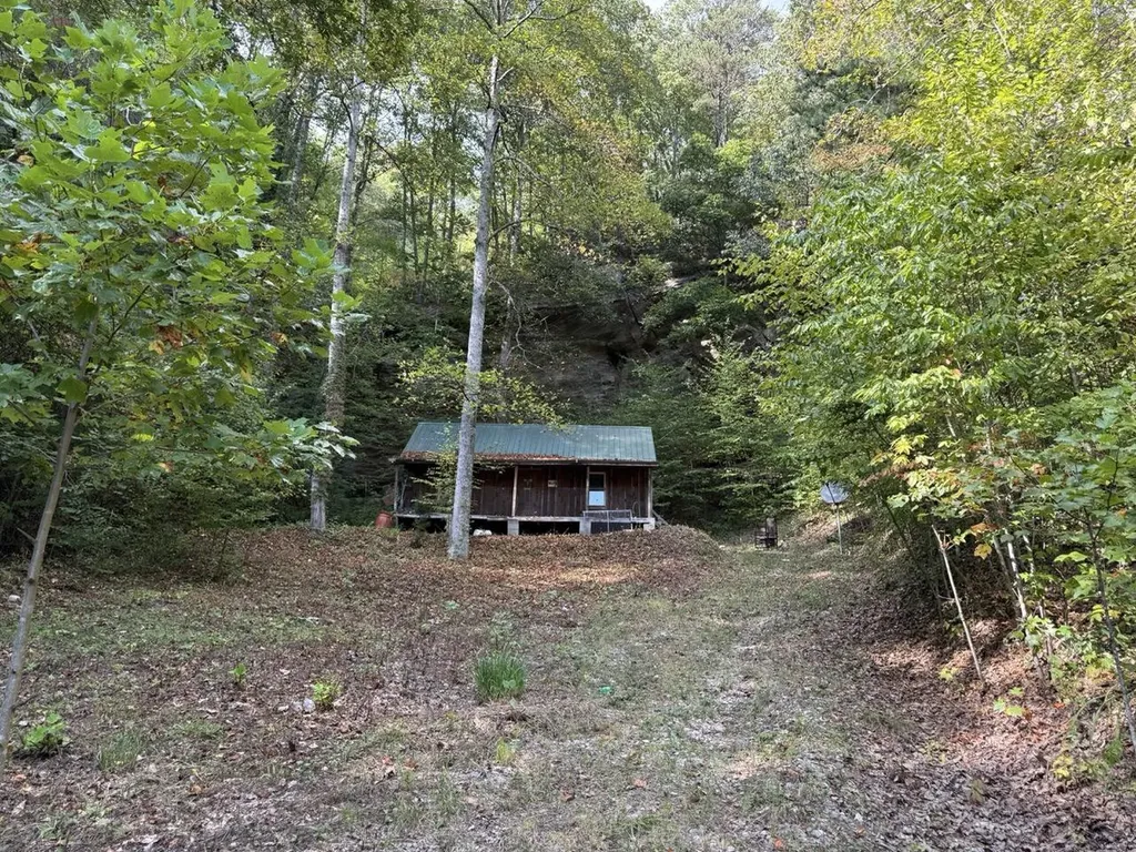 1435 Nada Tunnel Road Stanton KY 40380