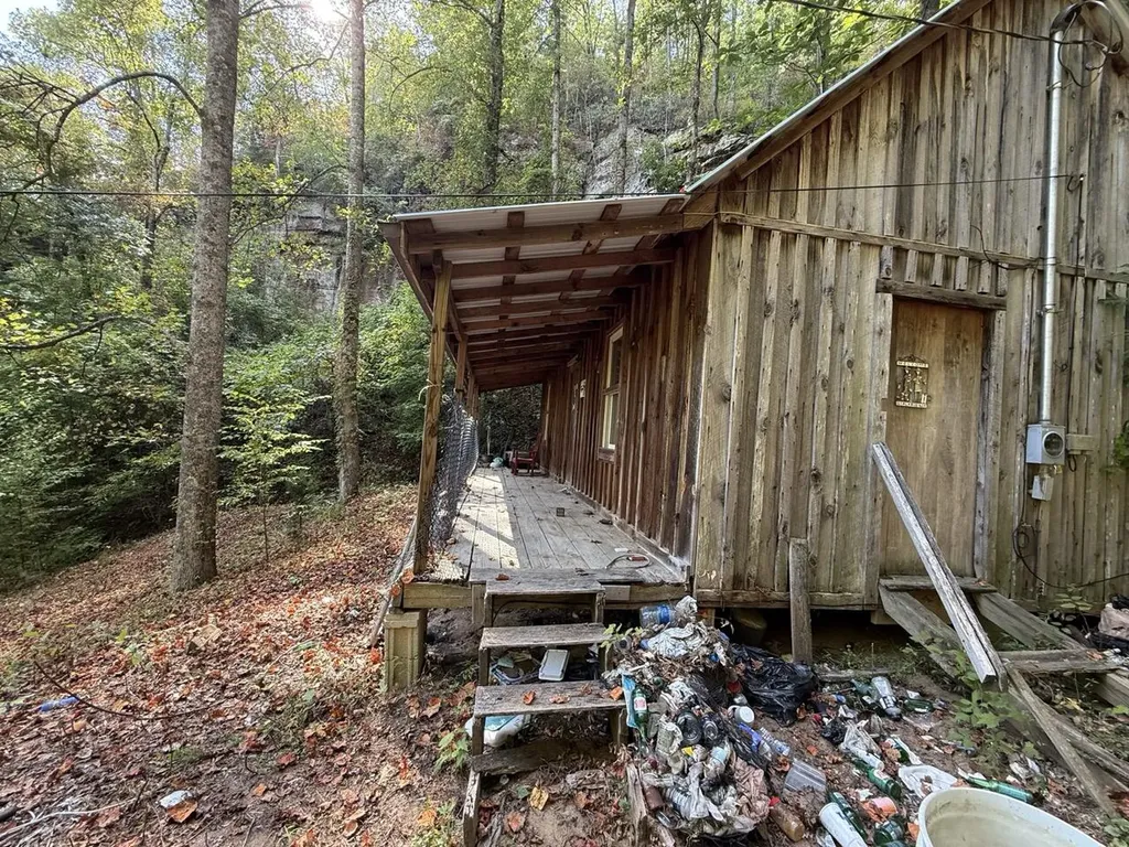 1435 Nada Tunnel Road Stanton KY 40380