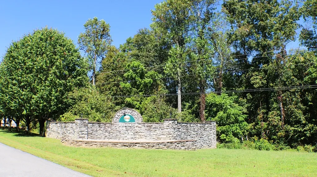 406 Harmony Lane Burnside KY 42519