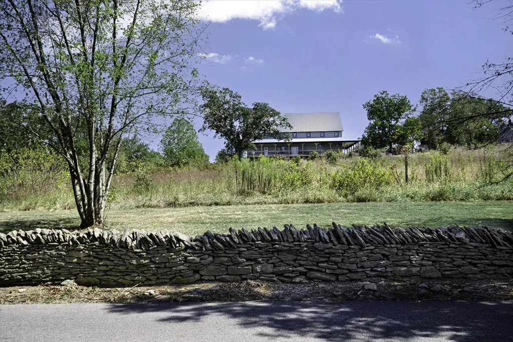 4288 Pinckard Pike Versailles KY 40383