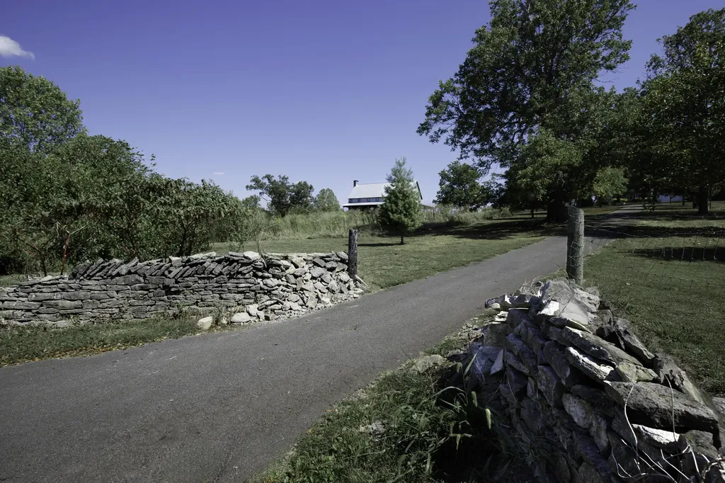4288 Pinckard Pike Versailles KY 40383