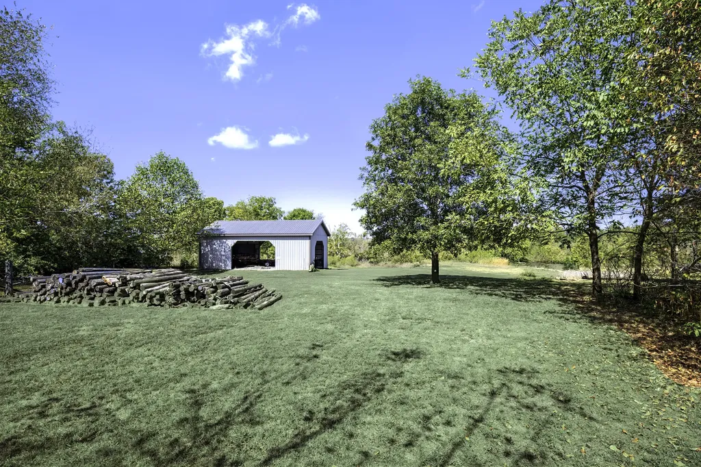4288 Pinckard Pike Versailles KY 40383