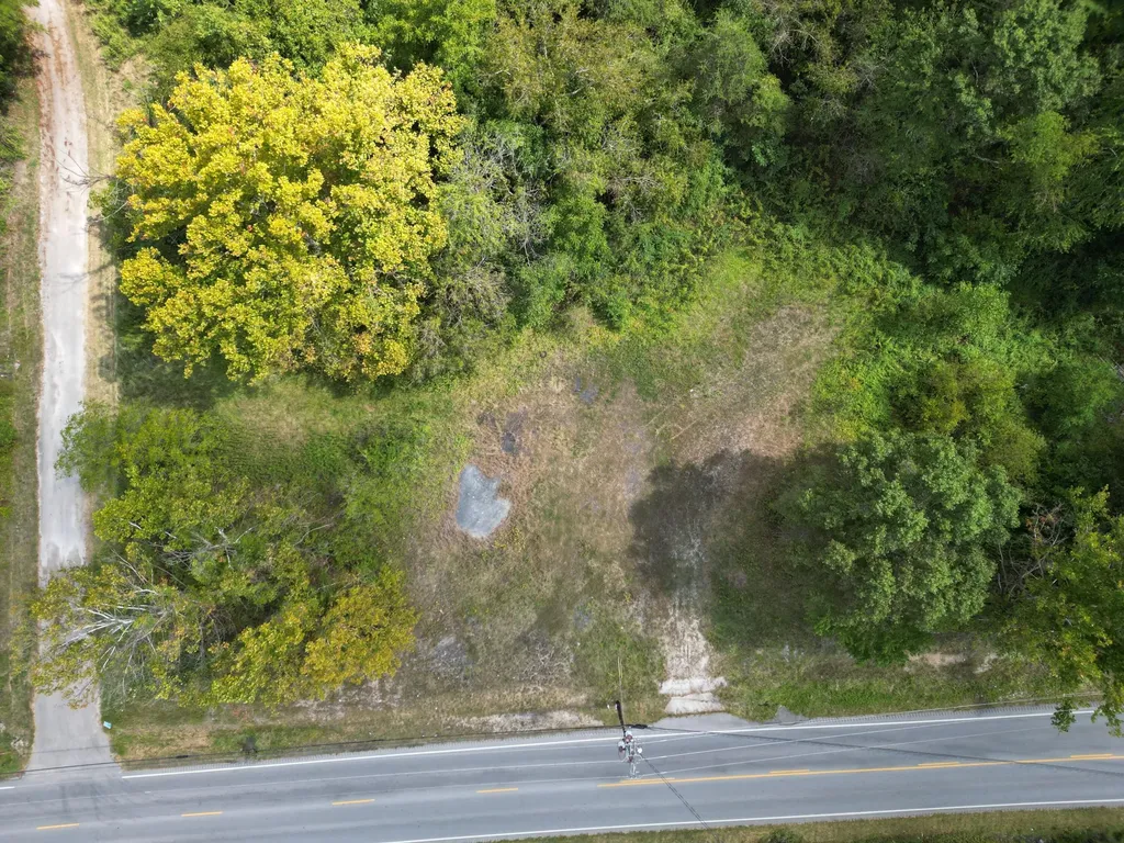 9991 Ky-490 Highway East Bernstadt KY 40729