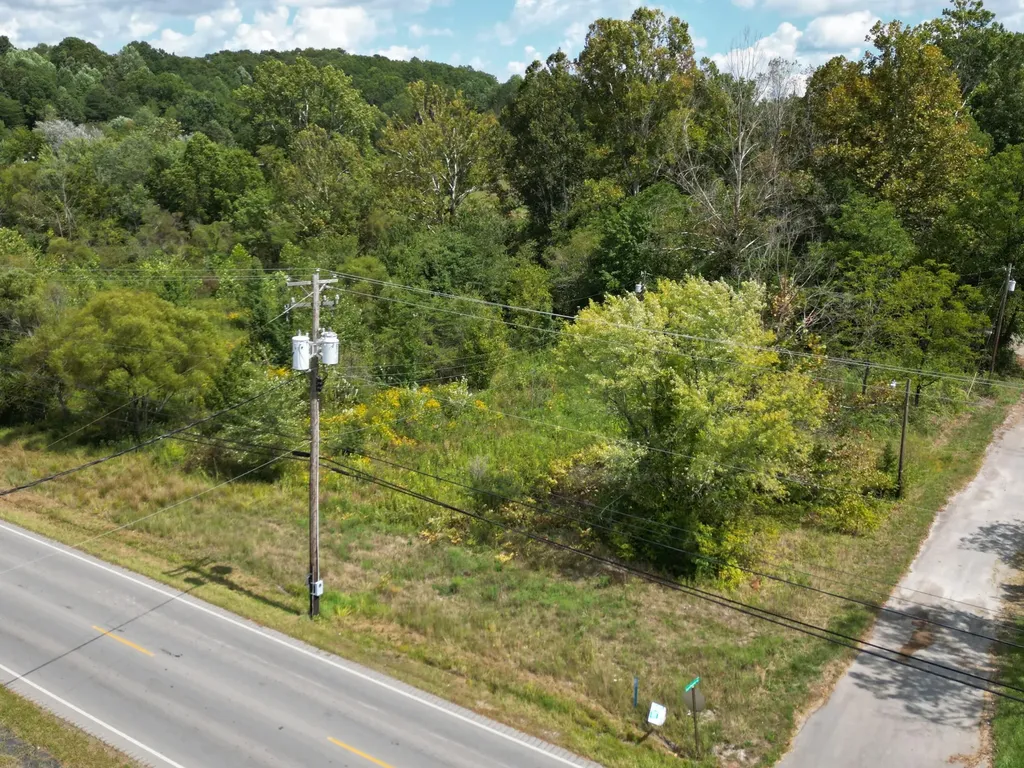 9911 Ky-490 Highway East Bernstadt KY 40729