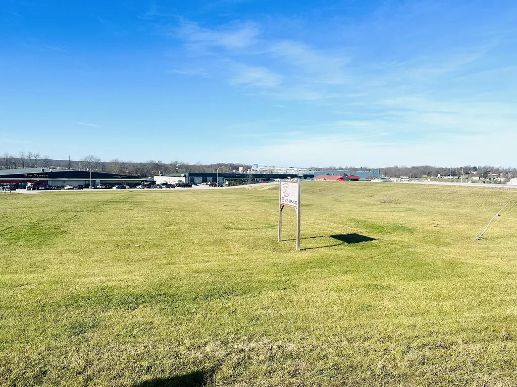 7 Eagle Lake Drive Lawrenceburg KY 40342