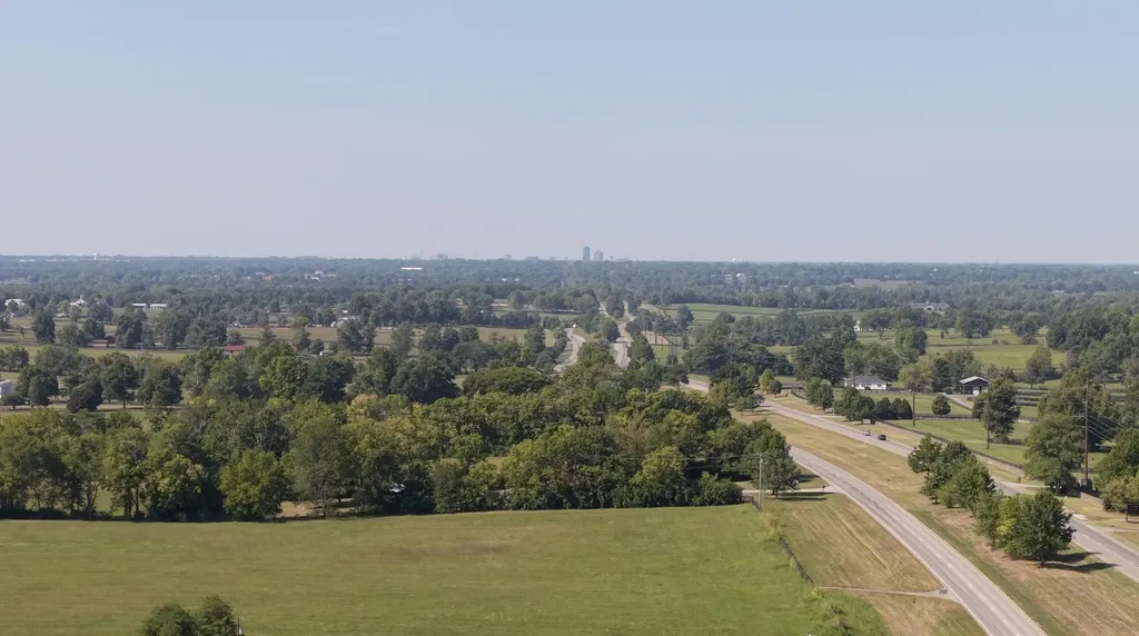 5761 Lexington Road Paris KY 40361