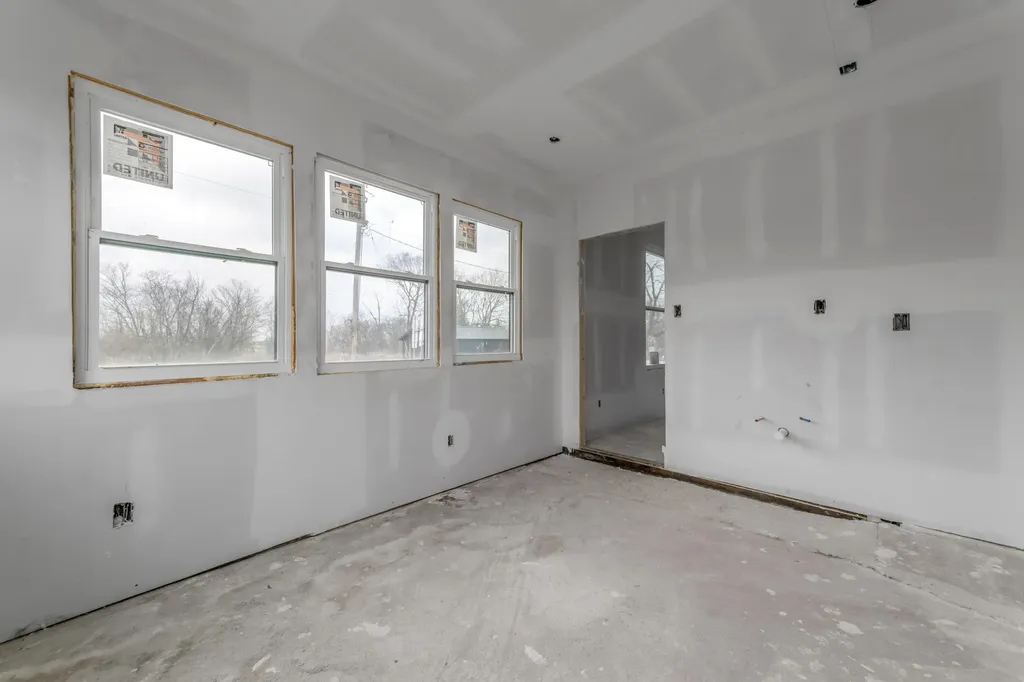 5761 Lexington Road Paris KY 40361