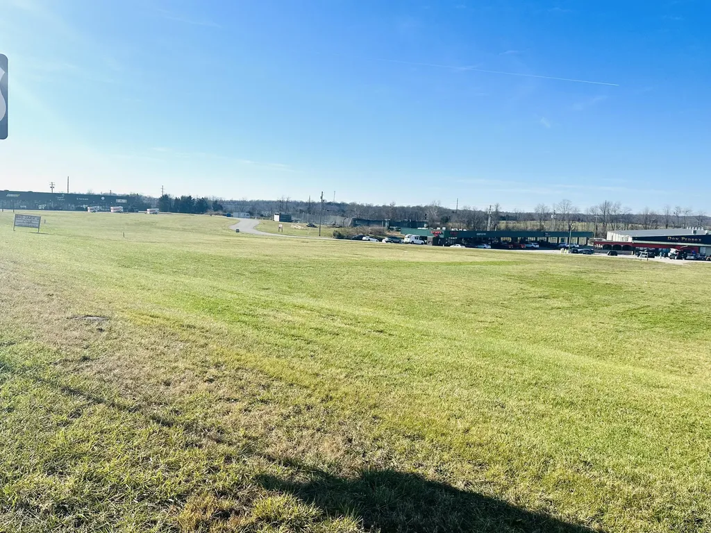7 Eagle Lake Drive Lawrenceburg KY 40342