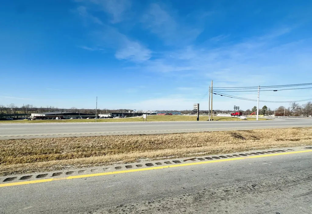 7 Eagle Lake Drive Lawrenceburg KY 40342