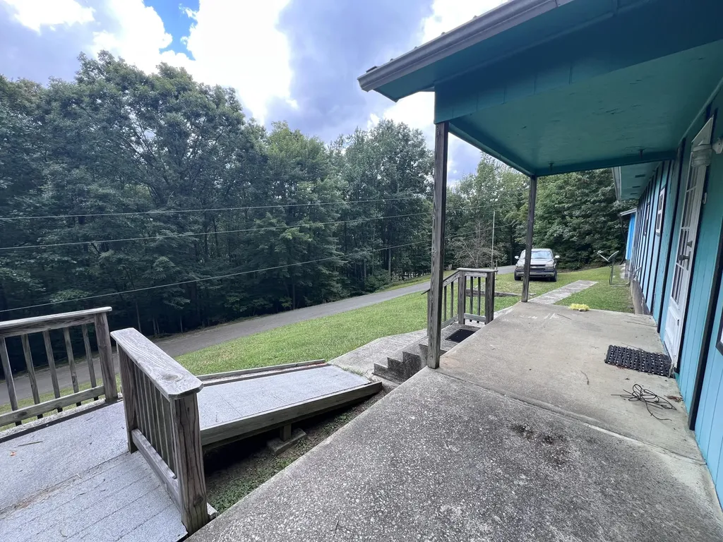 461 Round Ridge Road Pineville KY 40977