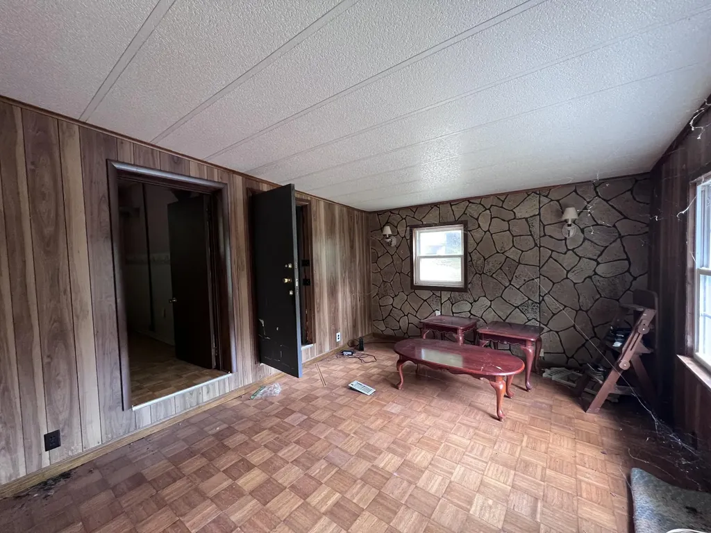 461 Round Ridge Road Pineville KY 40977
