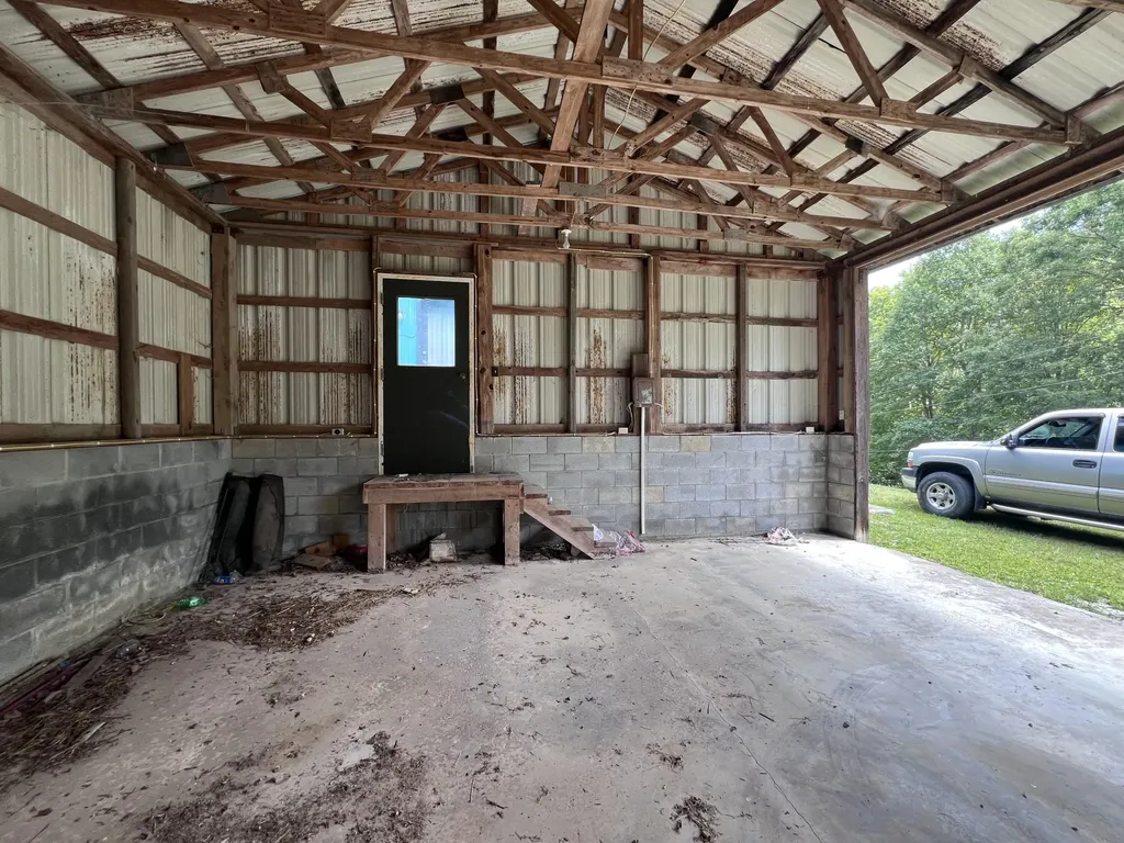 461 Round Ridge Road Pineville KY 40977
