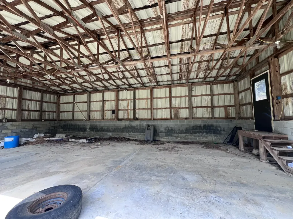 461 Round Ridge Road Pineville KY 40977