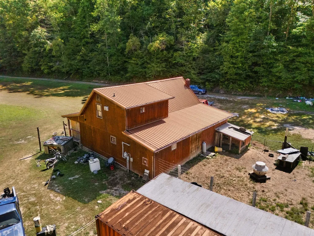 270 Left Fork Holly Road Sextons Creek KY 40983