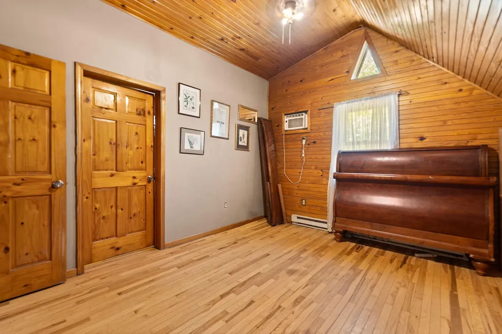 270 Left Fork Holly Road Sextons Creek KY 40983