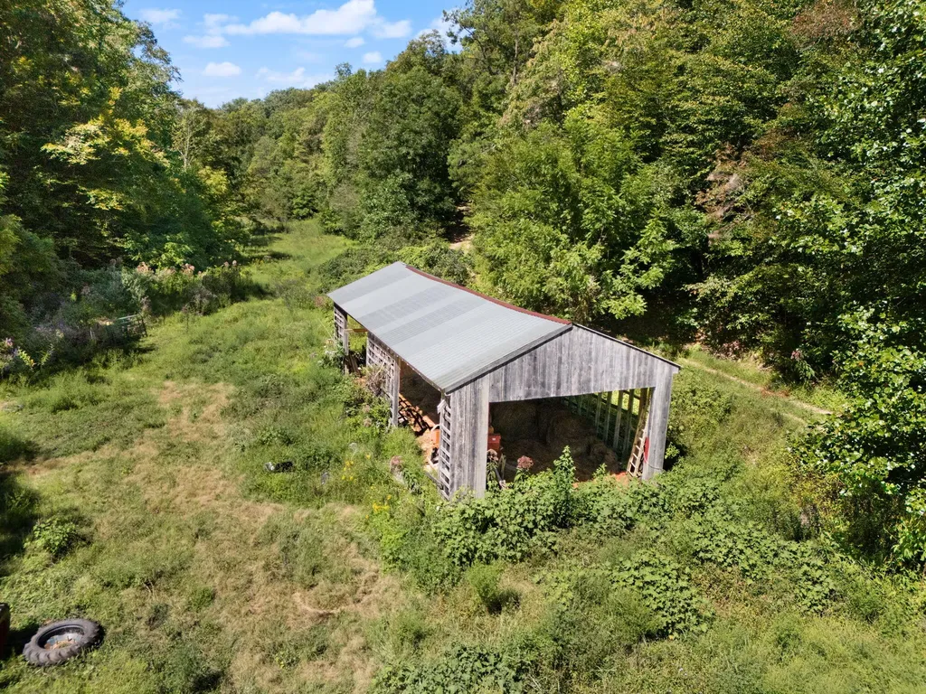 270 Left Fork Holly Road Sextons Creek KY 40983