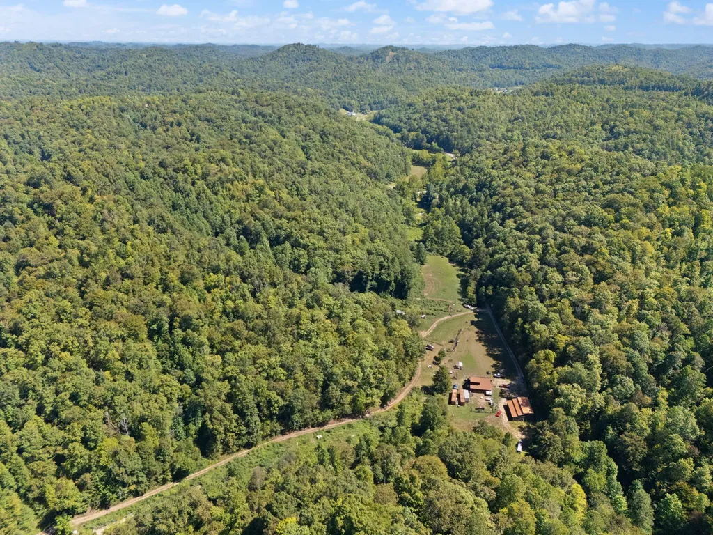 270 Left Fork Holly Road Sextons Creek KY 40983