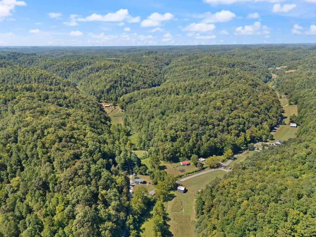 270 Left Fork Holly Road Sextons Creek KY 40983