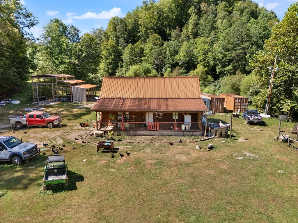270 Left Fork Holly Road Sextons Creek KY 40983