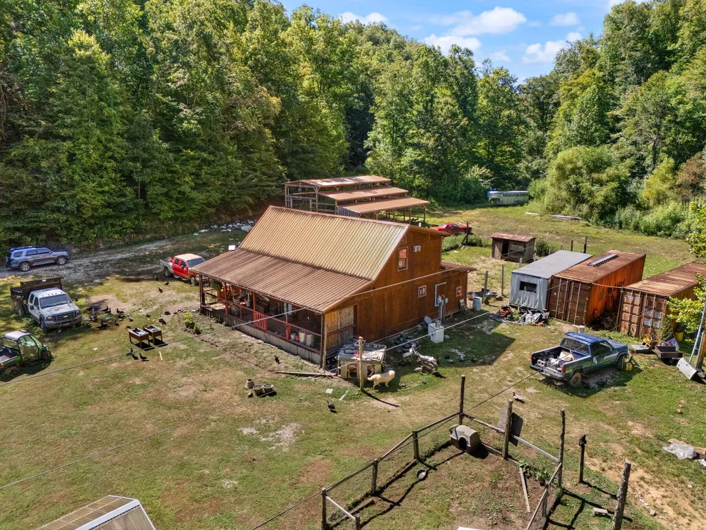 270 Left Fork Holly Road Sextons Creek KY 40983