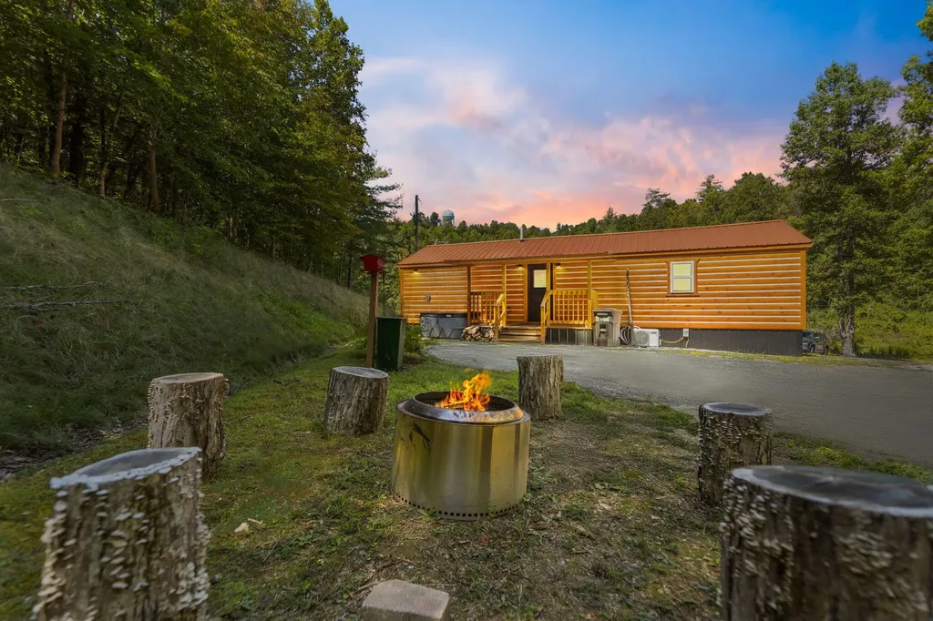 143 Mullins Point Road Campton KY 41301