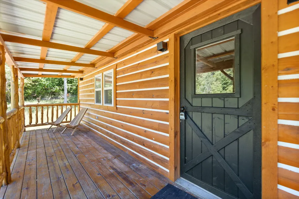 143 Mullins Point Road Campton KY 41301