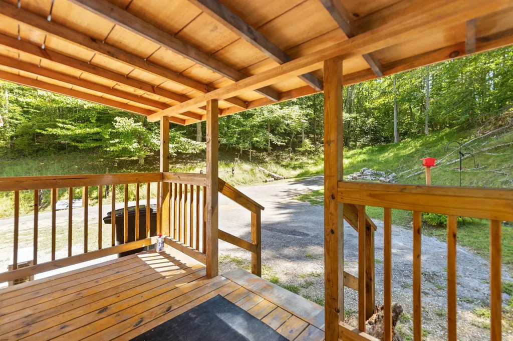 143 Mullins Point Road Campton KY 41301
